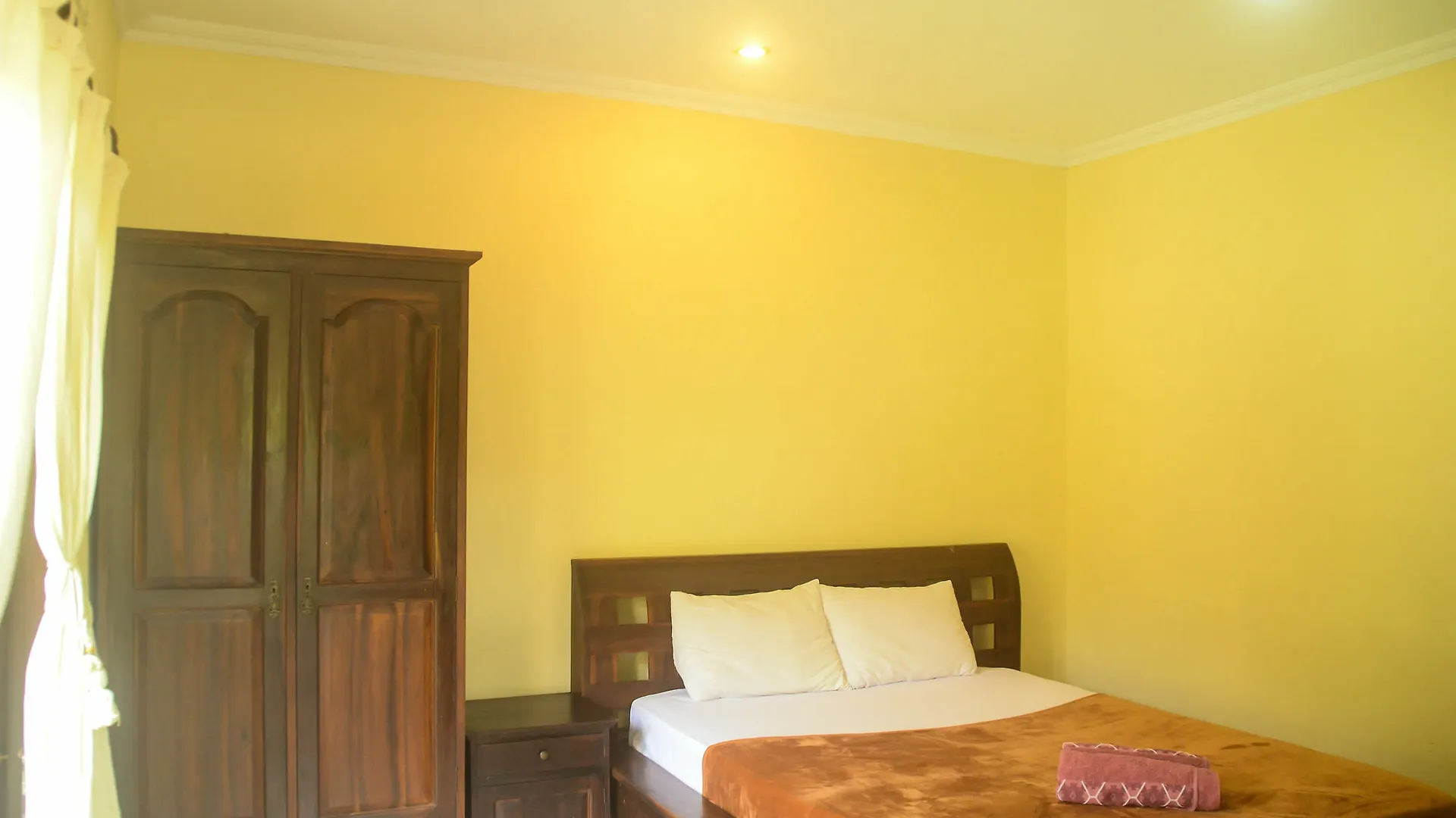 Super Oyo 1654 Maha Bharata Kuta Inn Legian  2*, Legian (Bali) Indonesia